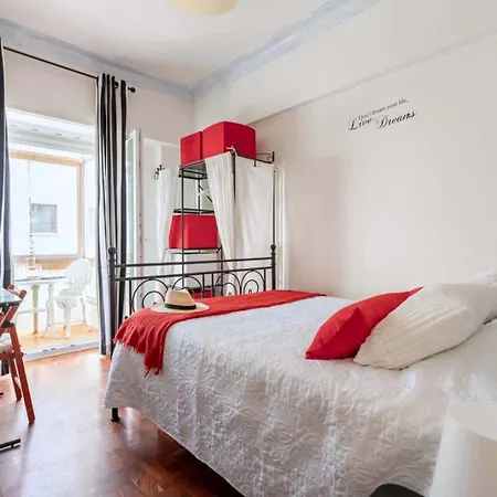 Caza Latina Lisbon